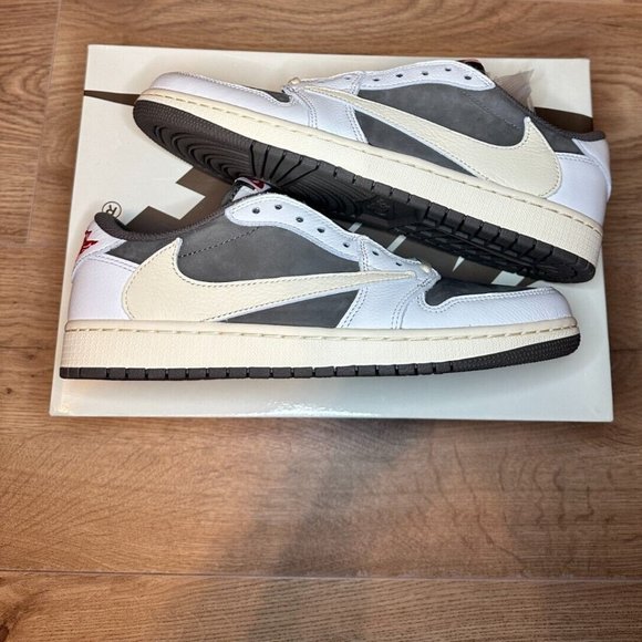 NIKE AIR JORDAN 1 LOW OG SP TRAVIS SCOTT REVERSE MOCHA size 11 main image 4